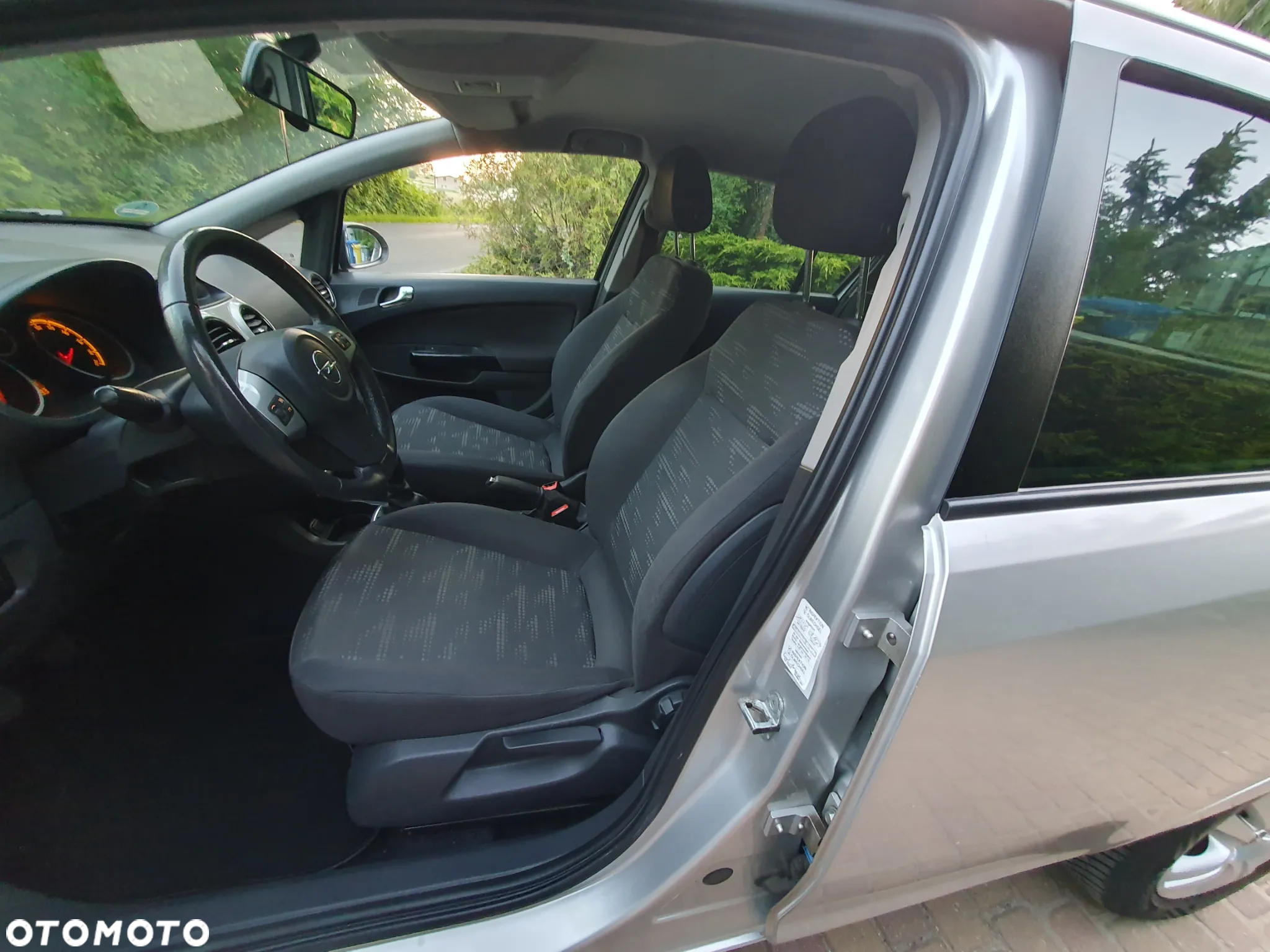 Opel Corsa 1.4 16V Edition - 10