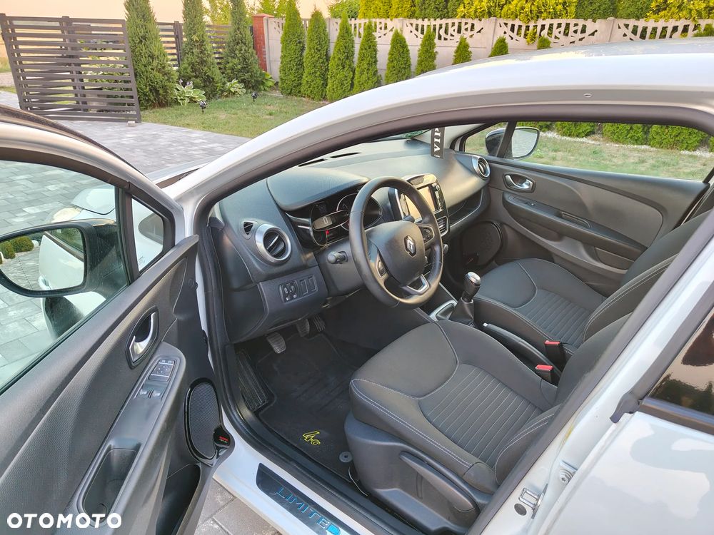 Renault Clio 1.2 16V Limited - 10