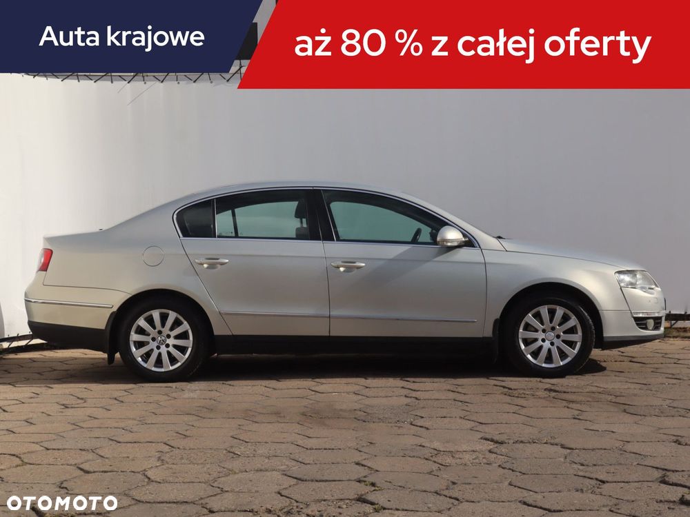 Volkswagen Passat - 8