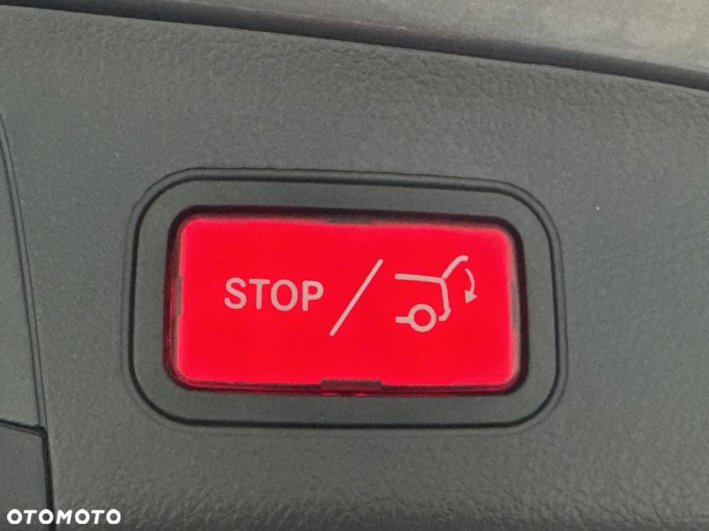 Mercedes-Benz GLA 200 Progressive - 25