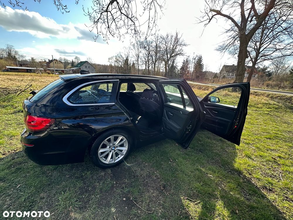 BMW Seria 5 520i Touring - 6