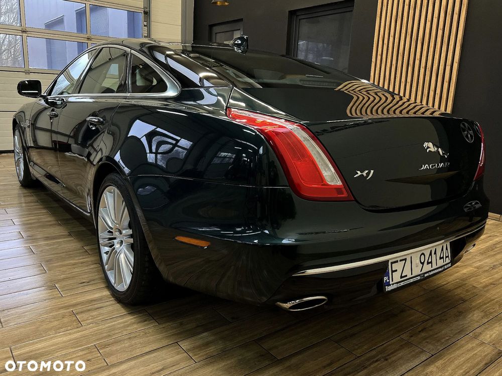 Jaguar XJ 3.0 D V6 Premium Luxury - 11