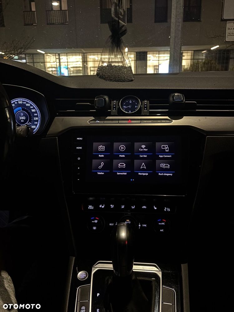 Volkswagen Passat - 6