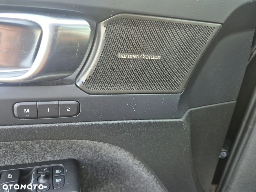 Volvo XC 40 - 32