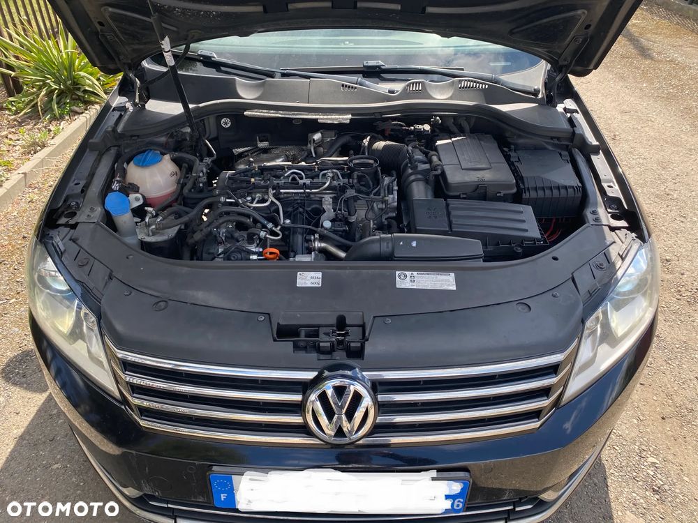 Volkswagen Passat 2.0 TDI DSG Highline - 12