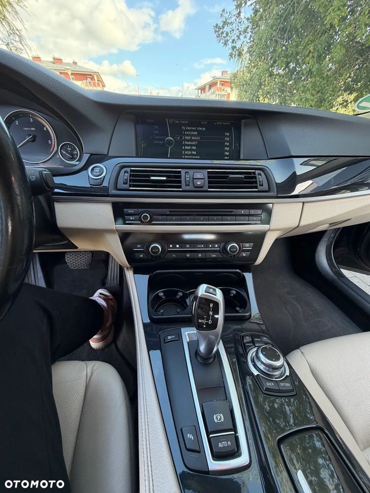 BMW Seria 5 520d - 27