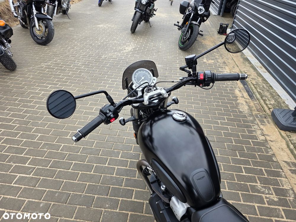Triumph Street Twin - 30