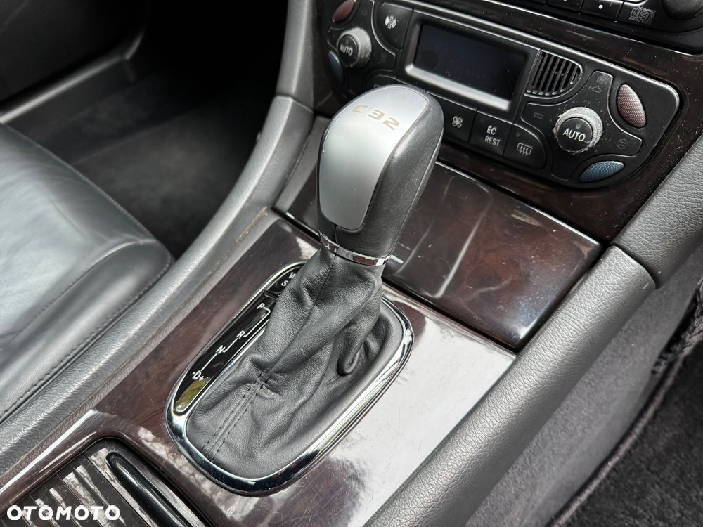 Mercedes-Benz Klasa C 32 AMG - 16