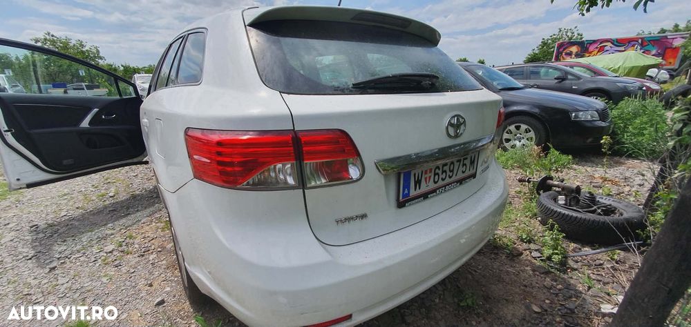Toyota Avensis 2.0 D-4D Executive - 9