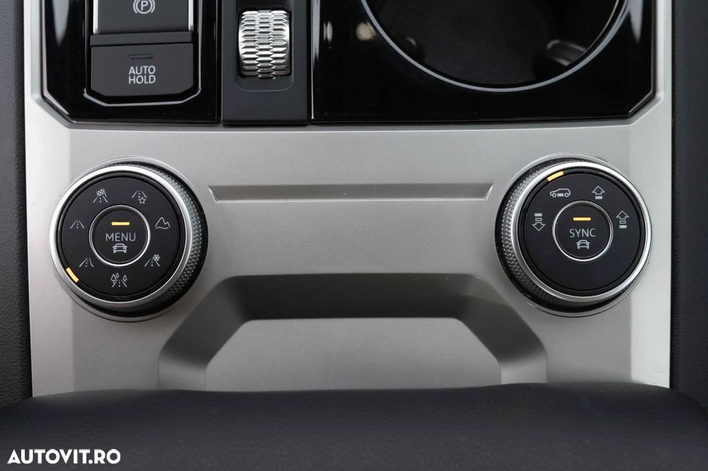 Volkswagen Touareg - 31