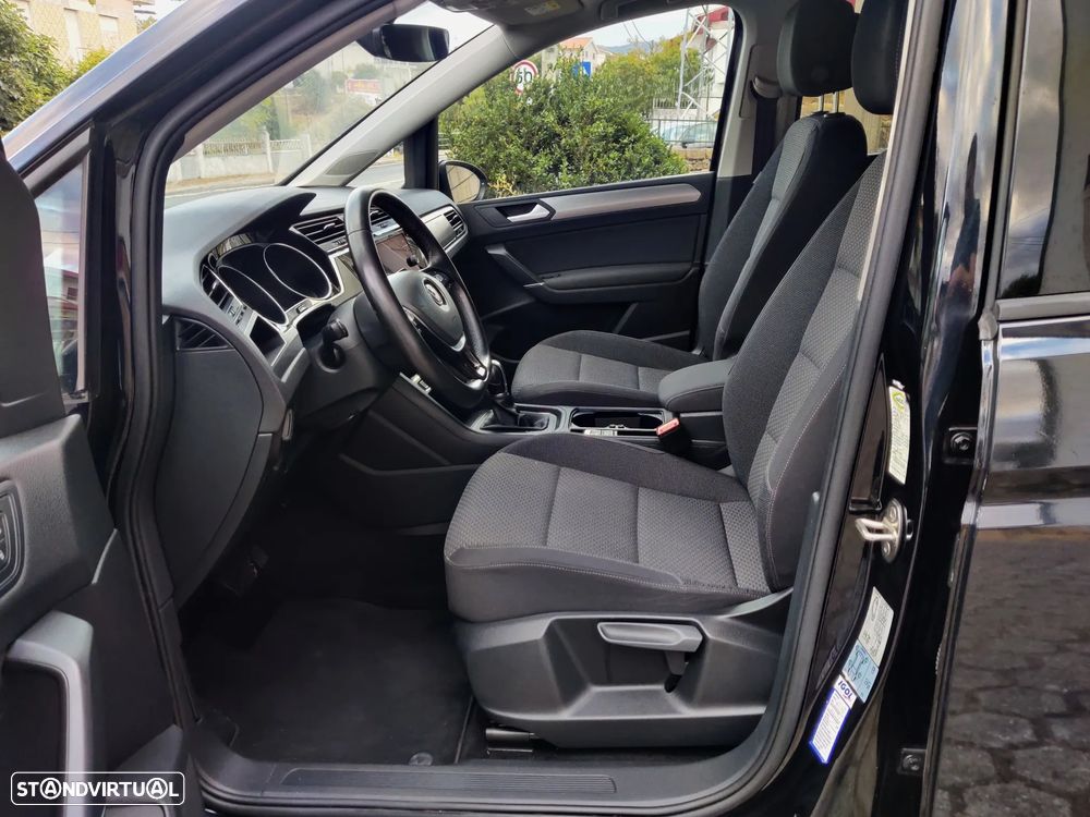 VW Touran 1.6 TDI Confortline DSG - 17