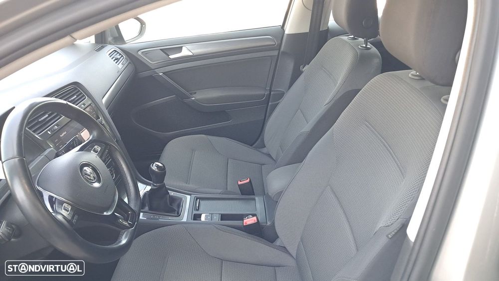 VW Golf 1.6 TDI Confortline - 14
