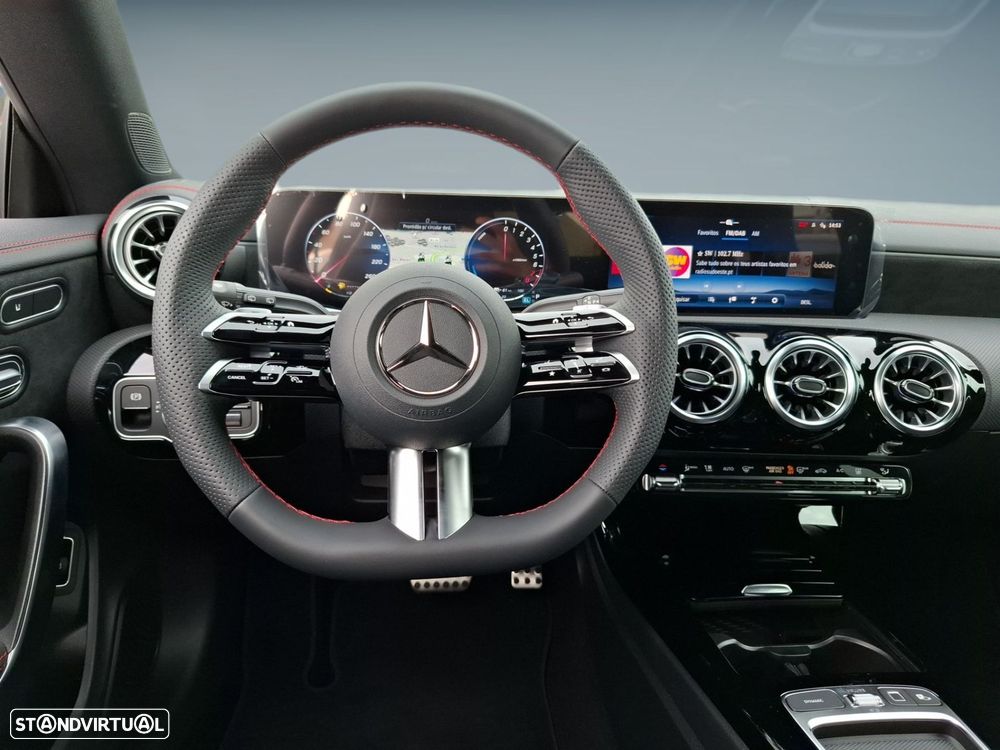 Mercedes-Benz CLA 250 e Shooting Brake AMG Line - 13