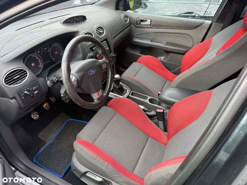 Ford Focus 2.5 ST - 8