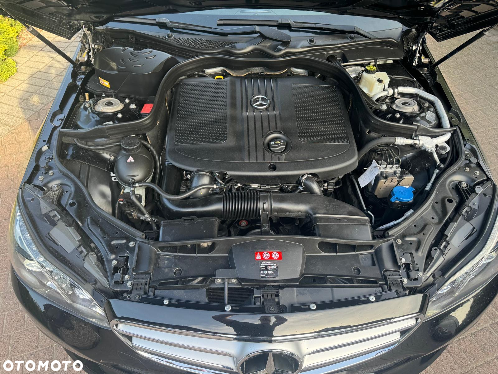 Mercedes-Benz Klasa E 200 CDI DPF BlueEFFICIENCY 7G-TRONIC Avantgarde - 36