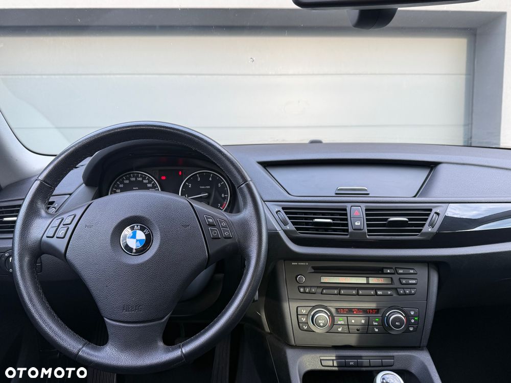 BMW X1 sDrive18i - 12