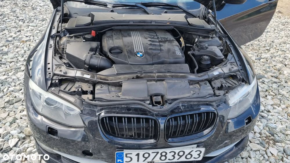 BMW Seria 3 330d xDrive - 24