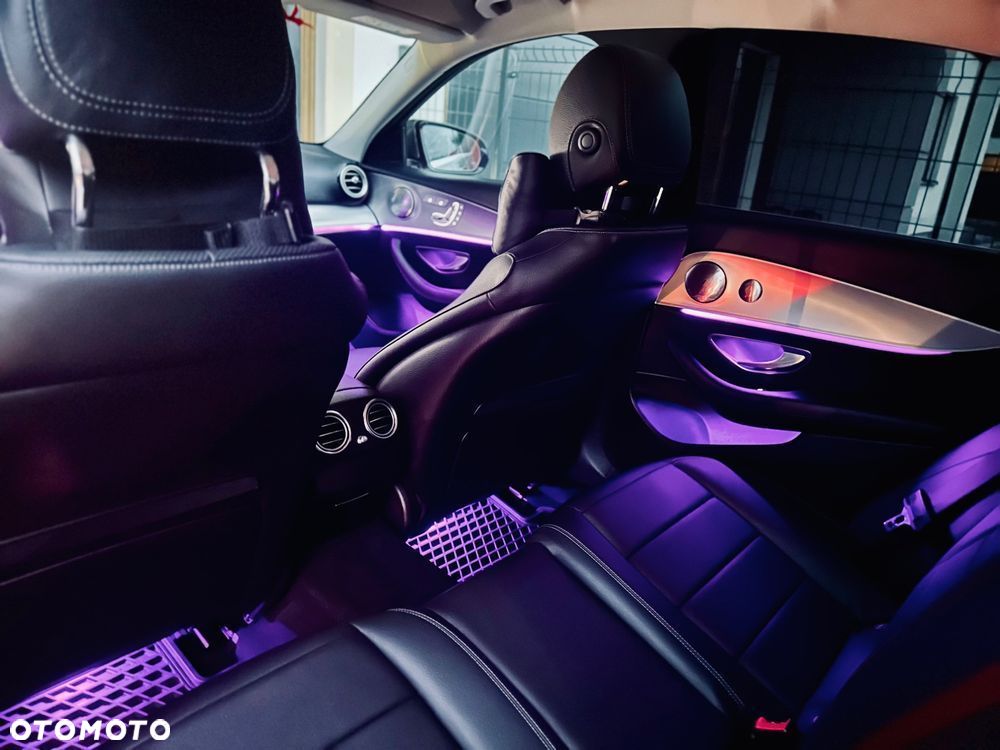 Mercedes-Benz Klasa E 220 d 9G-TRONIC - 36