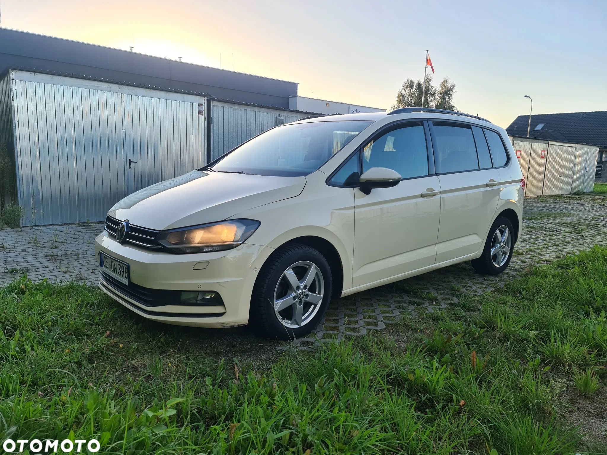 Volkswagen Touran 2.0 TDI SCR DSG Comfortline - 1