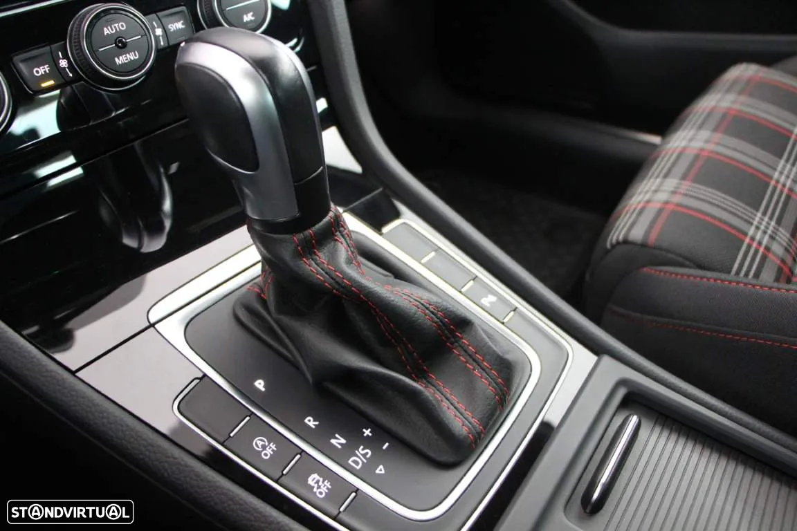 VW Golf 2.0 TSI GTI DSG - 8