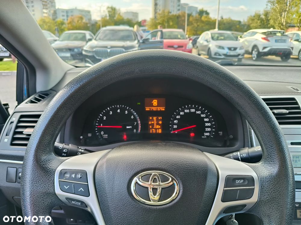 Toyota Avensis 1.8 Luna - 25