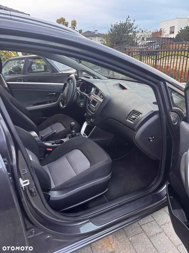 Kia Ceed 1.6 GDI L - 35