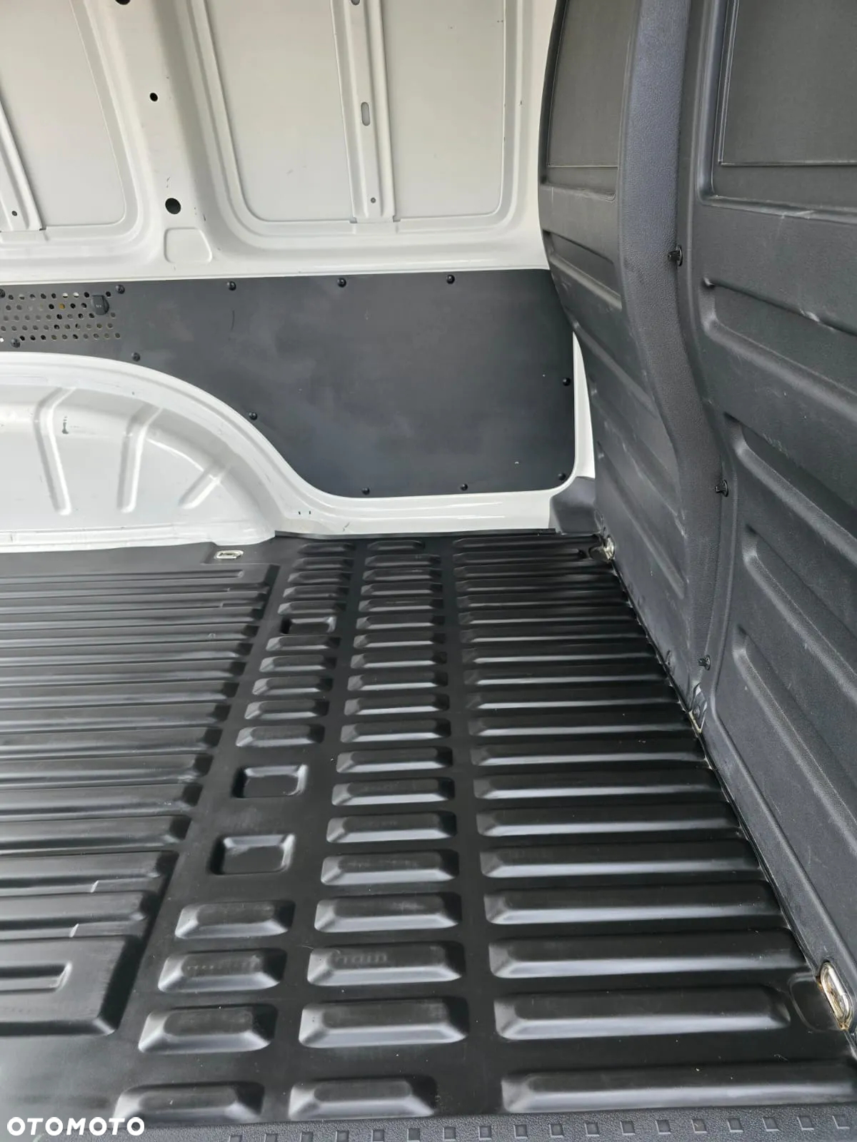 Volkswagen Caddy - 2