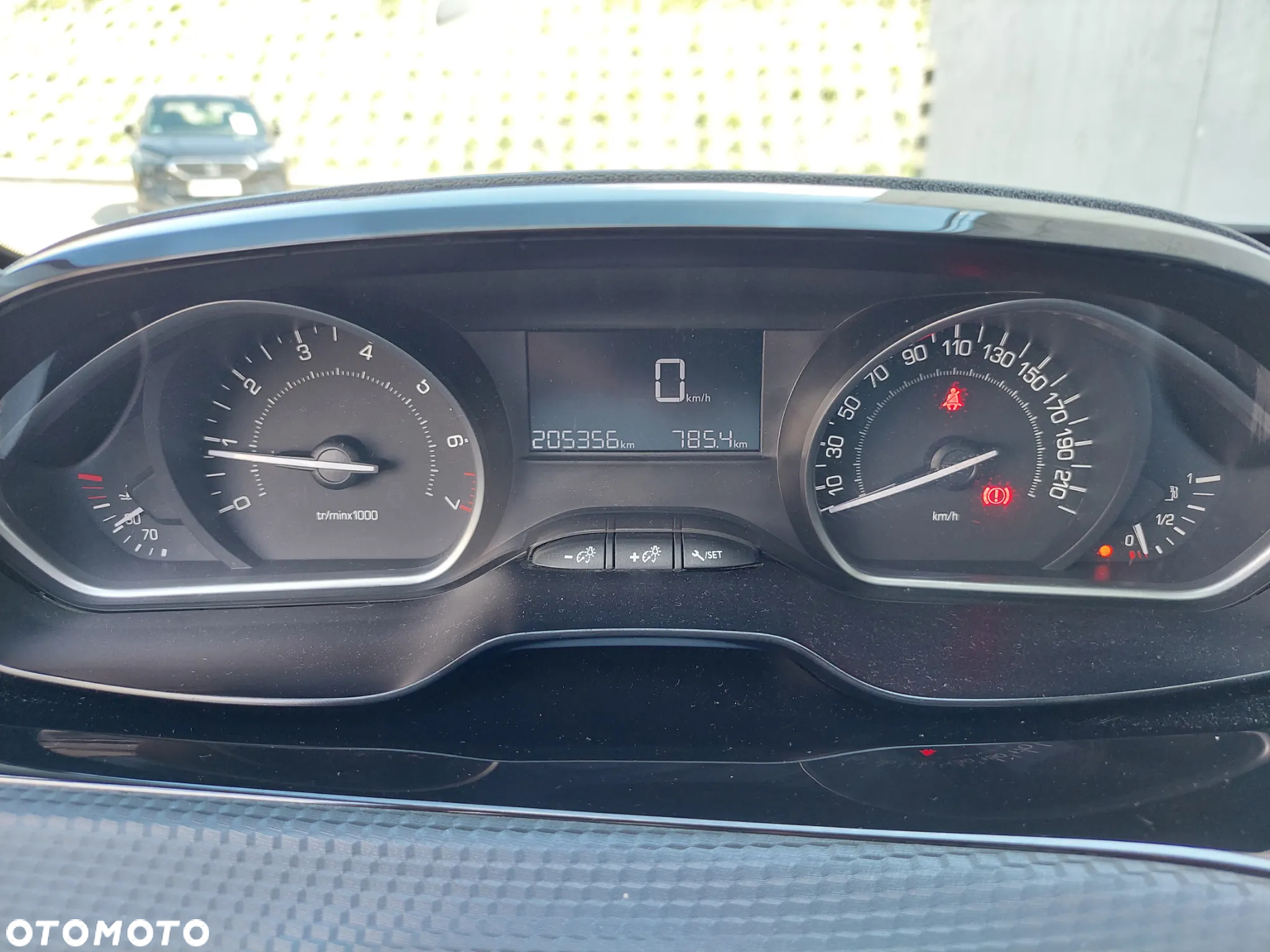 Peugeot 2008 - 12