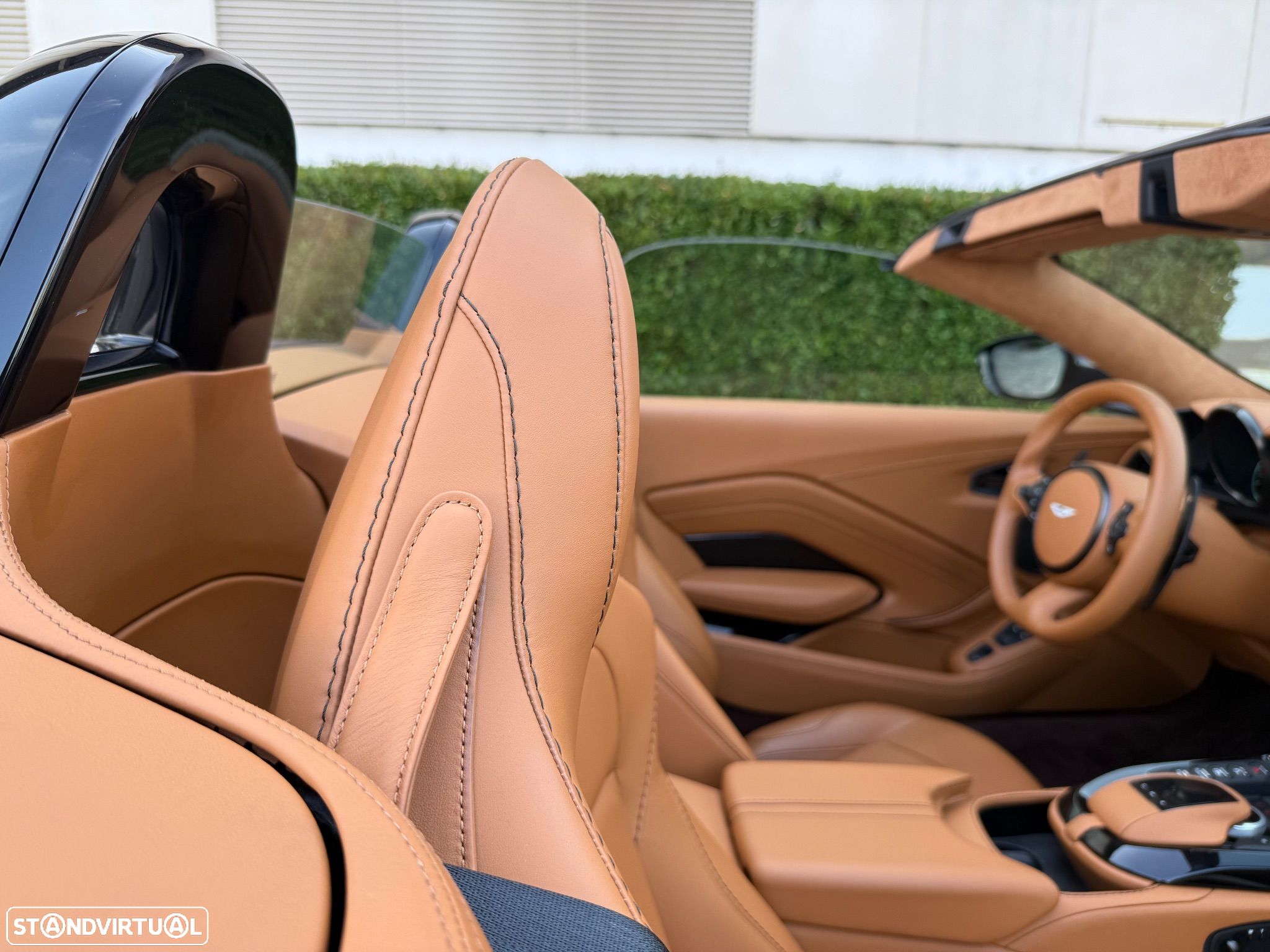 Aston Martin Vantage Roadster V8 - 46