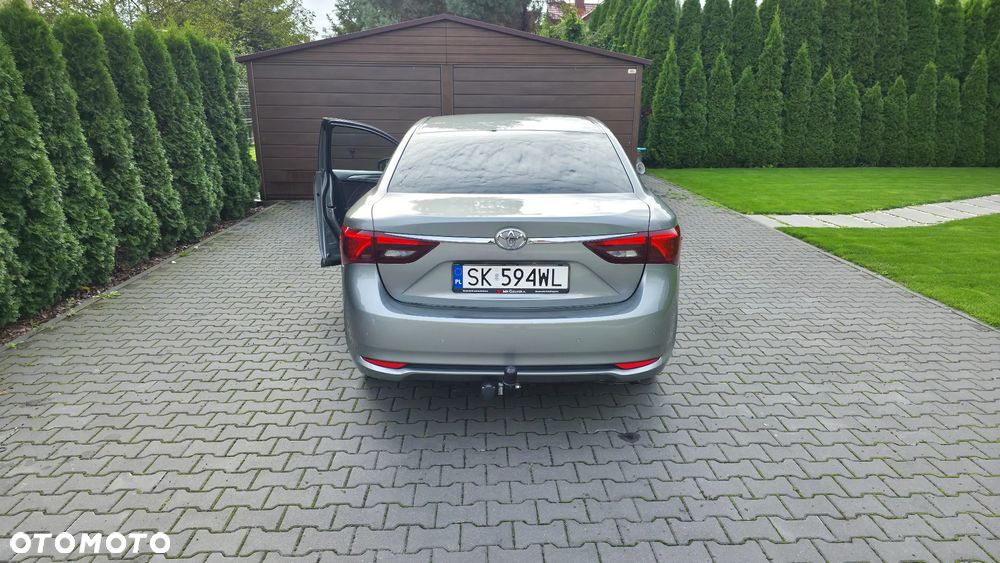 Toyota Avensis 2.0 Premium MS - 9