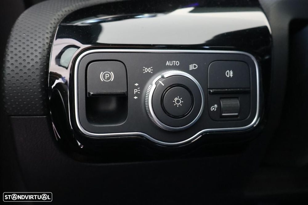 Mercedes-Benz A 200 d AMG Line Aut. - 33