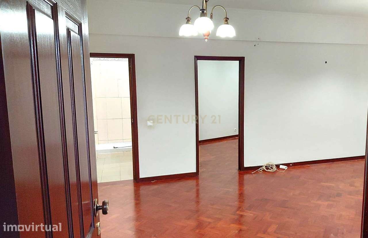 T2 Renovado no Centro do Funchal a Estrear na Rua do Carmo - Grande imagem: 3/11