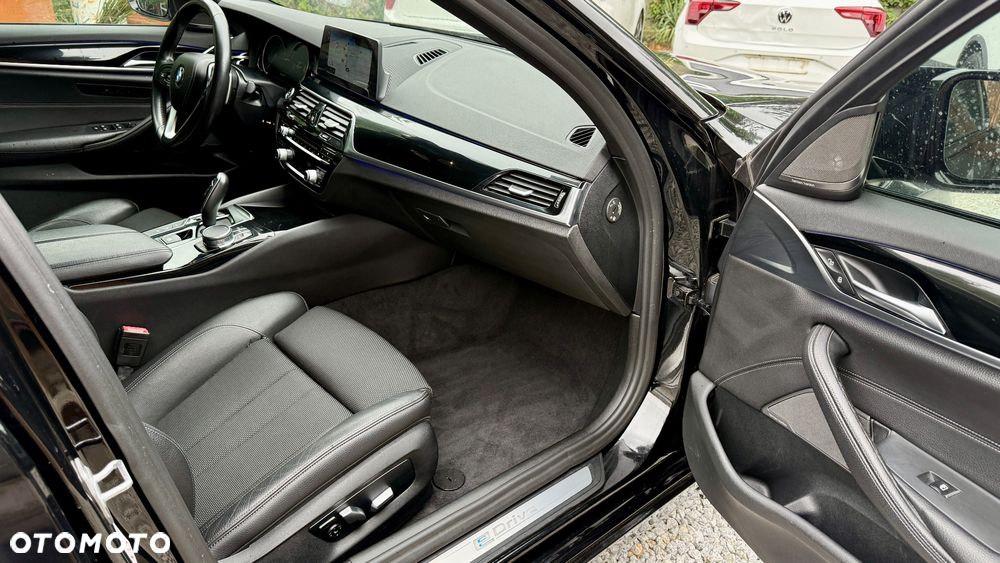 BMW Seria 5 530e iPerformance Luxury Line - 25