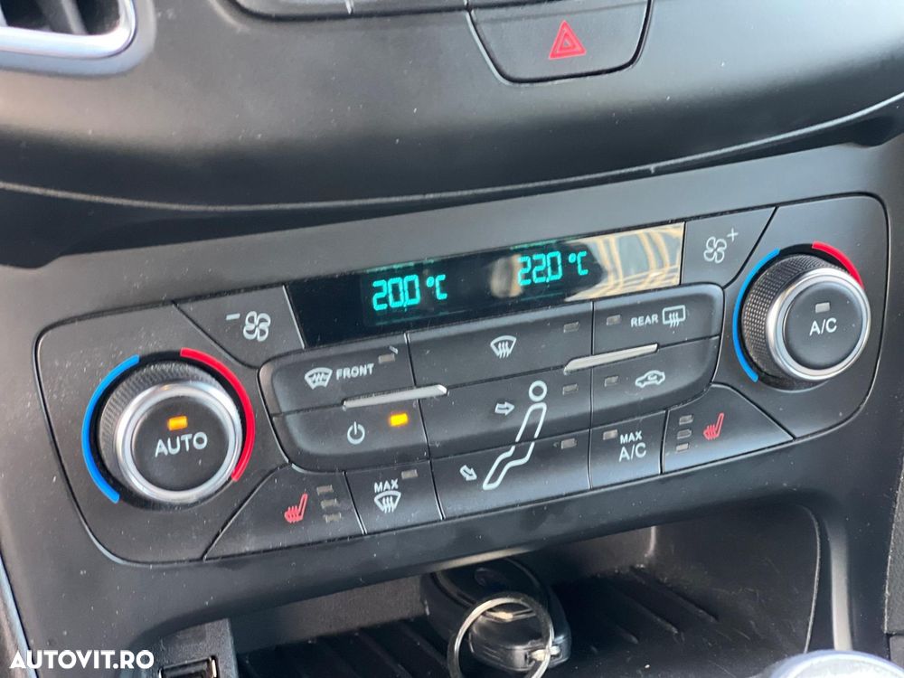 Ford Focus - 21