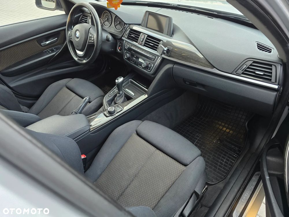 BMW Seria 3 320d - 31