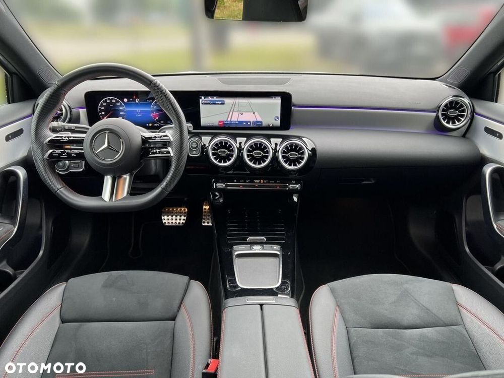 Mercedes-Benz Klasa A 200 AMG Line 7G-DCT - 16