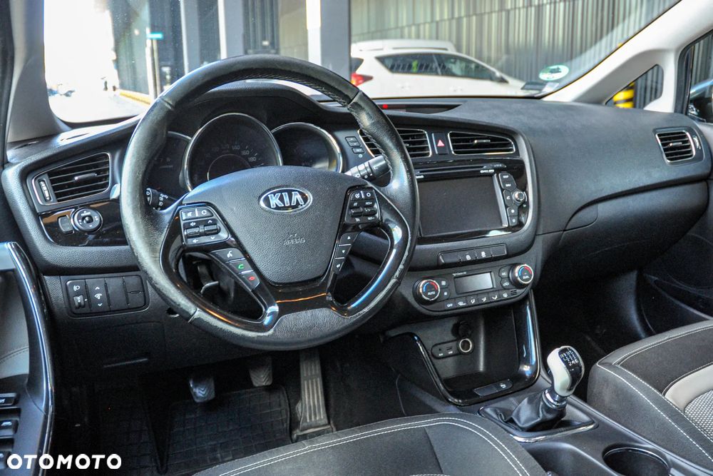 Kia Ceed - 9