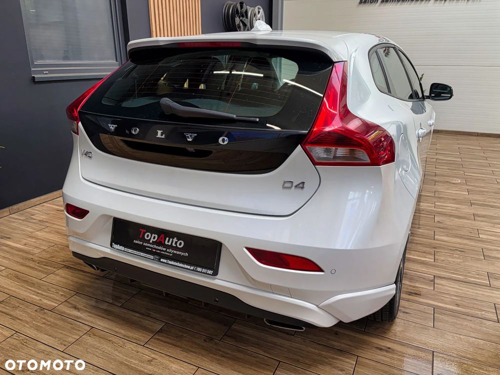 Volvo V40 D4 Geartronic Momentum - 9