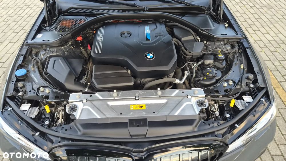 BMW Seria 3 330e PHEV xDrive M Sport sport - 16