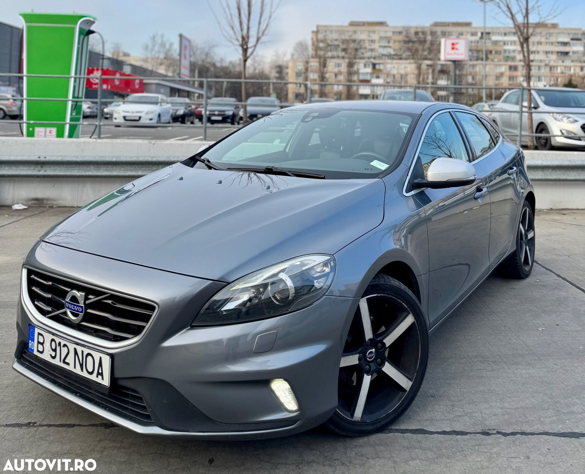 Volvo V40 D2 RDesign - 1