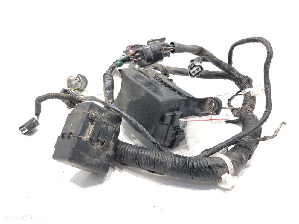 SKRZYNKA BEZPIECZNIKÓW  MITSUBISHI OUTLANDER III (GG_W, GF_W, ZJ, ZL, ZK) 2010 - 2022 2.4 Hybrid - 1