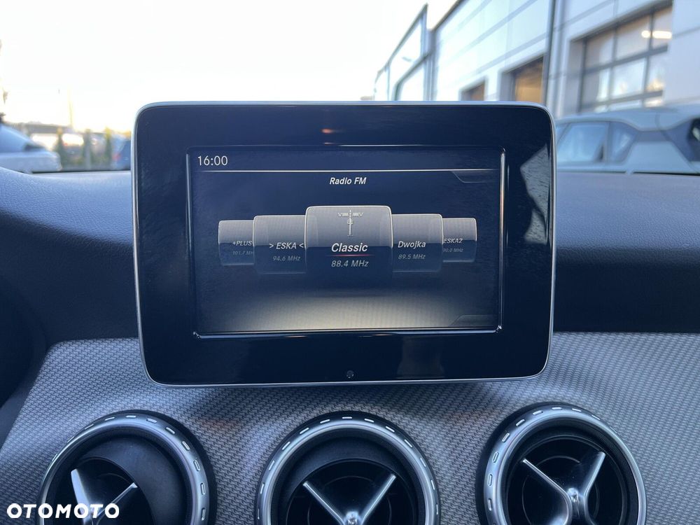 Mercedes-Benz GLA - 11