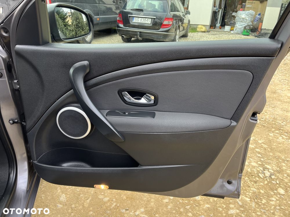 Renault Megane ENERGY dCi 110 Start & Stop LIMITED - 22