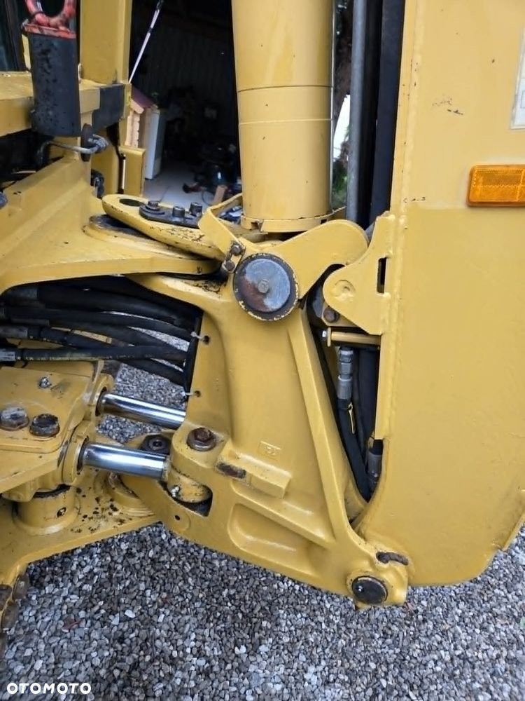 Caterpillar 432D - 29