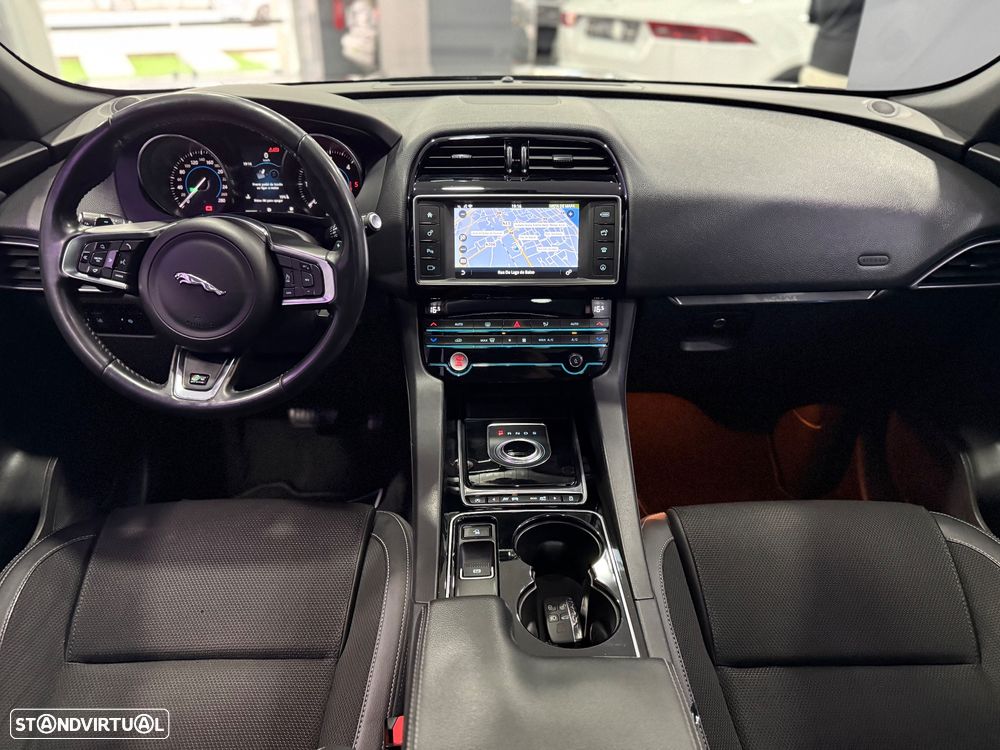 Jaguar F-Pace 20d Aut. R-Sport - 31