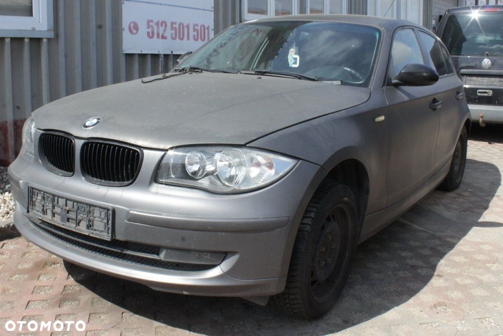 BMW 1 E81 2008 1.6i N43B16 Hatchback 5-drzwi (MASKA, ZDERZAK, LAMPA, BŁOTNIK, DRZWI, SZYBA, FOTEL) - 3