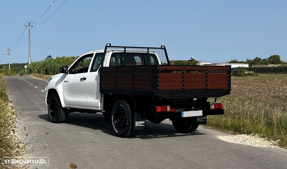 Toyota Hilux 2.4 - 3