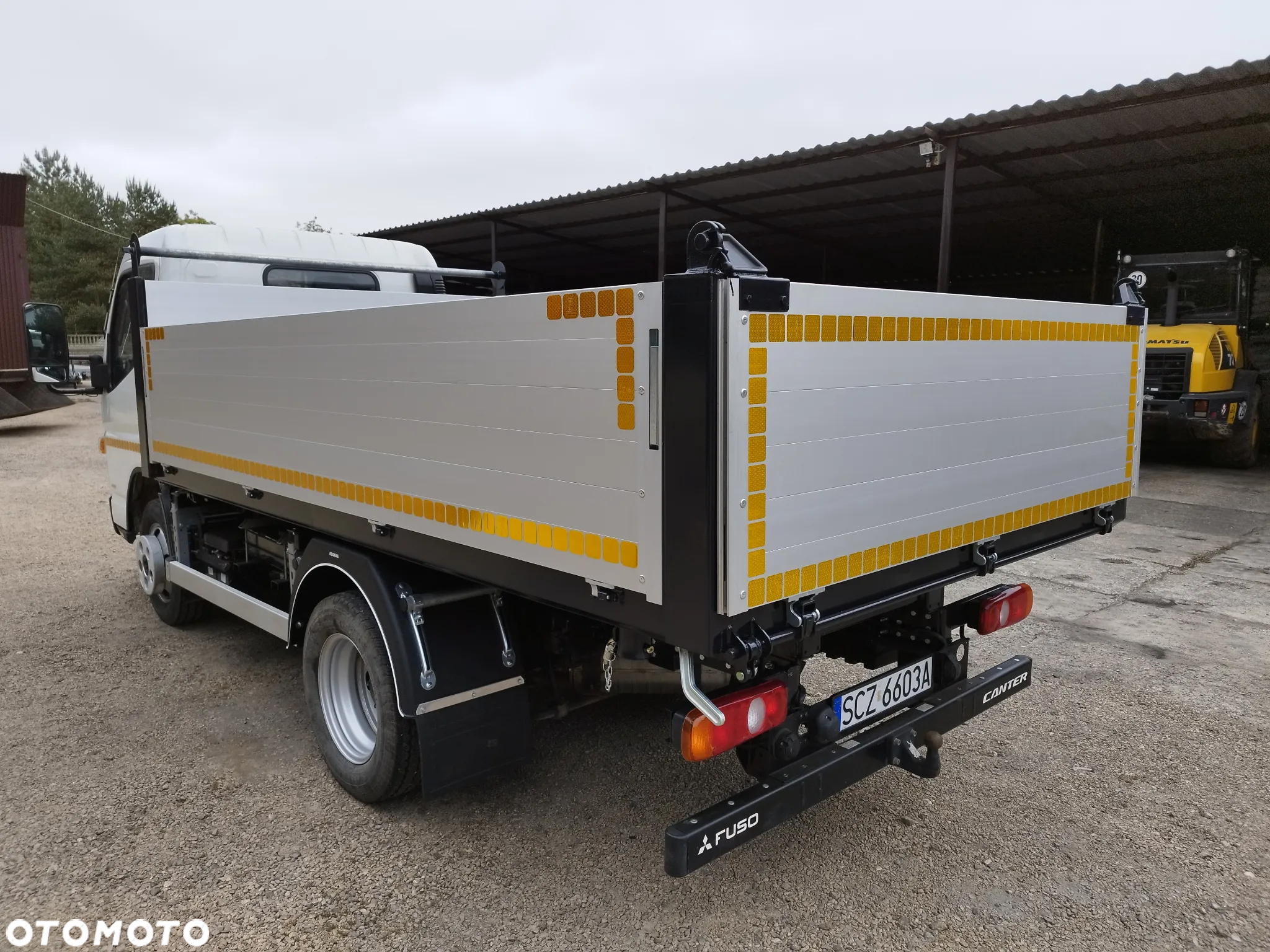 Mitsubishi Fuso Canter - 32