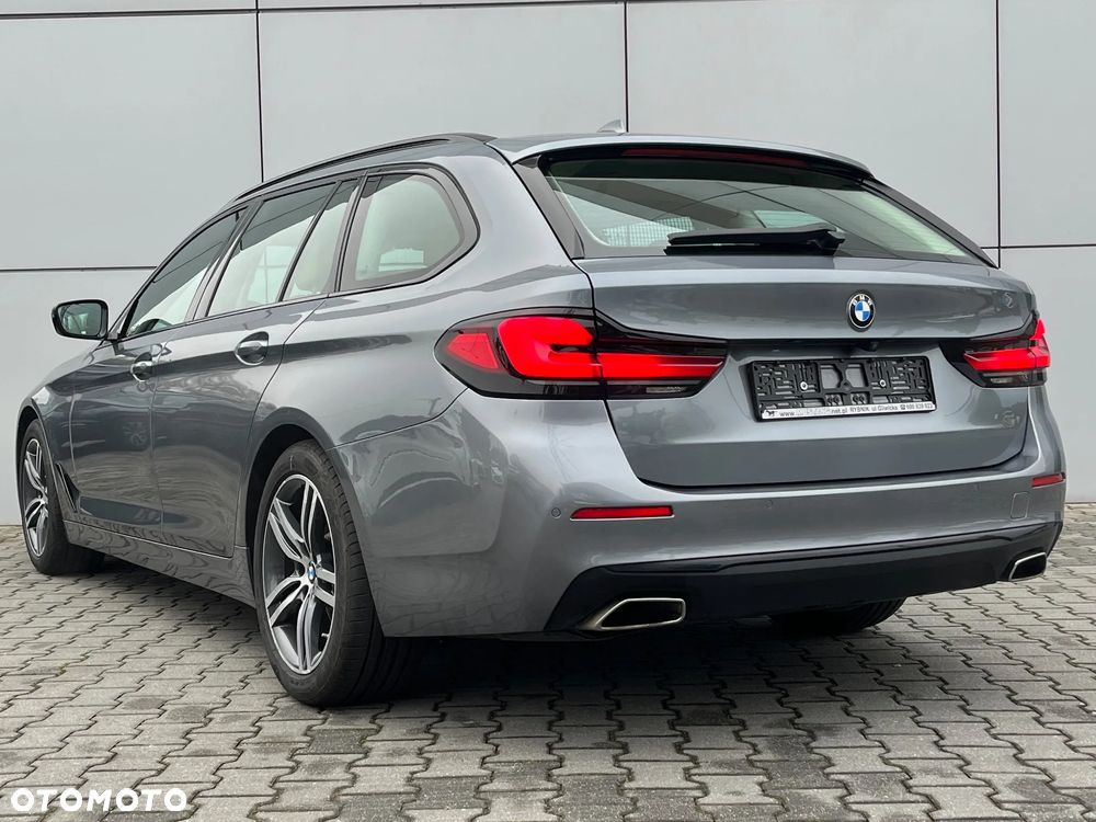 BMW Seria 5 520d xDrive Luxury Line - 9