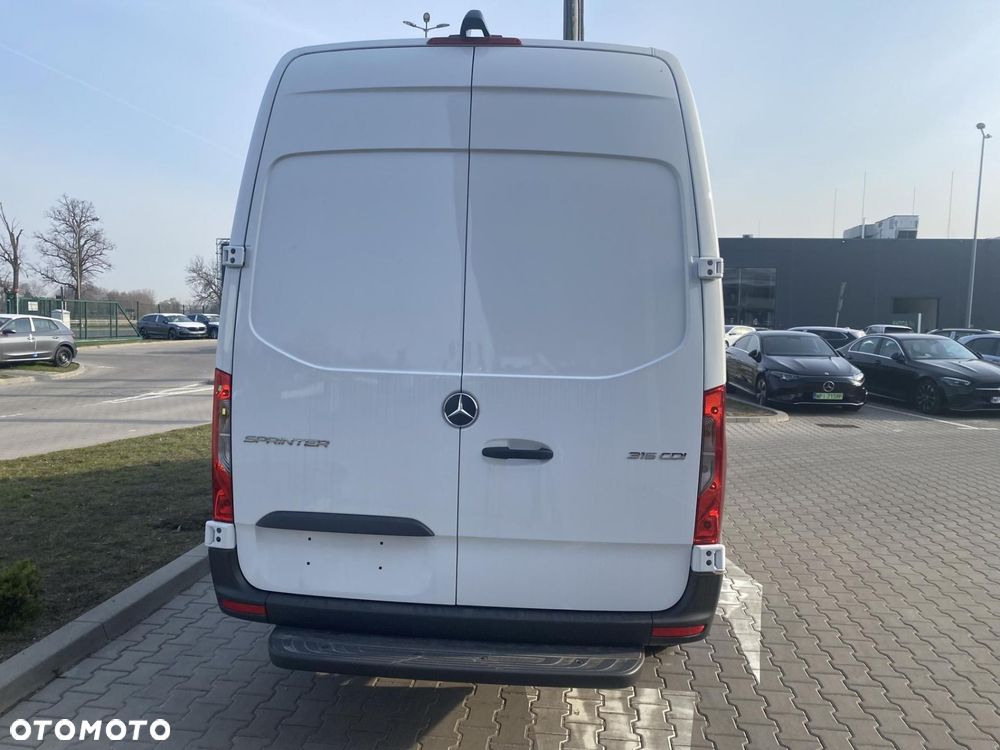 Mercedes-Benz Sprinter - 6